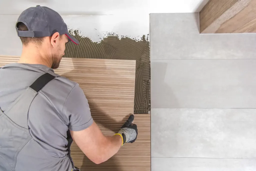 Solutions techniques pour la fixation de carrelage mural